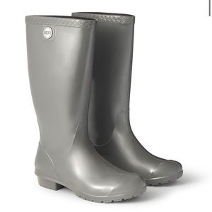 UGG Shaye Rain Boot in Shiny Grey